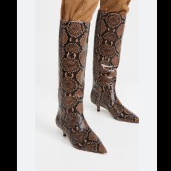 VERONICA BEARD Freda Espresso Snake
Embossed Leather Pointed Toe Kitten Boots 5